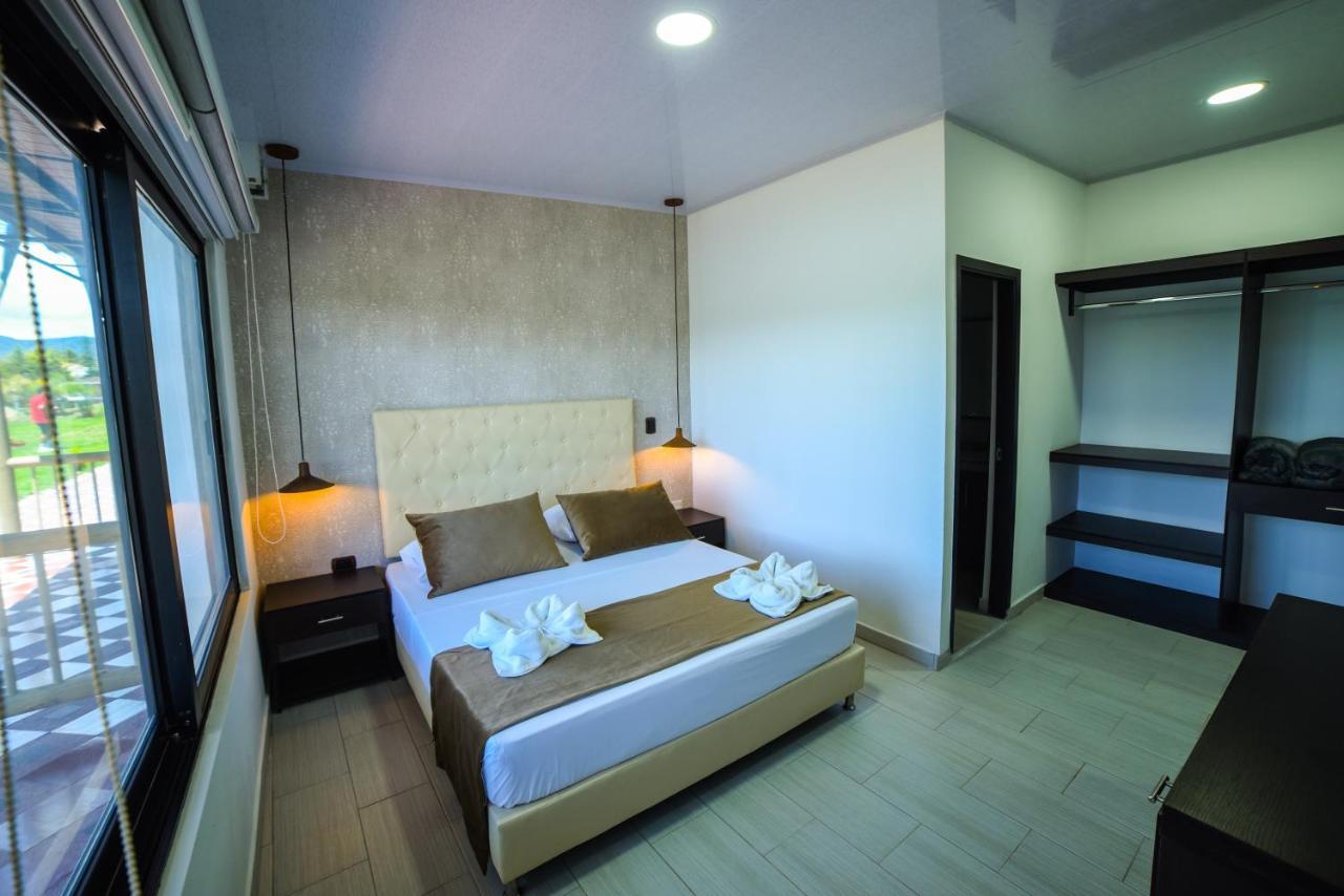 Hotel Aguas Abiertas Guatape Exterior photo