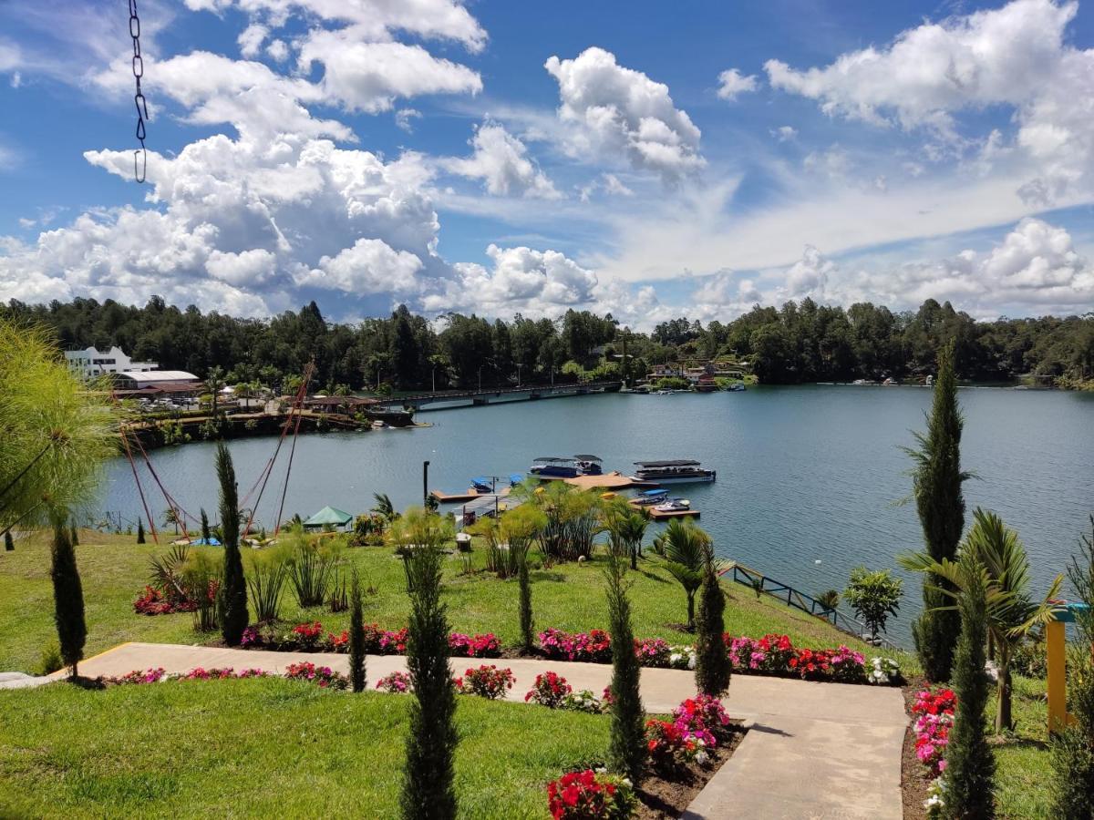 Hotel Aguas Abiertas Guatape Exterior photo