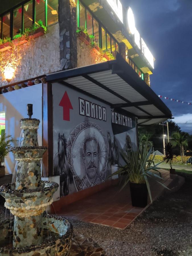 Hotel Aguas Abiertas Guatape Exterior photo