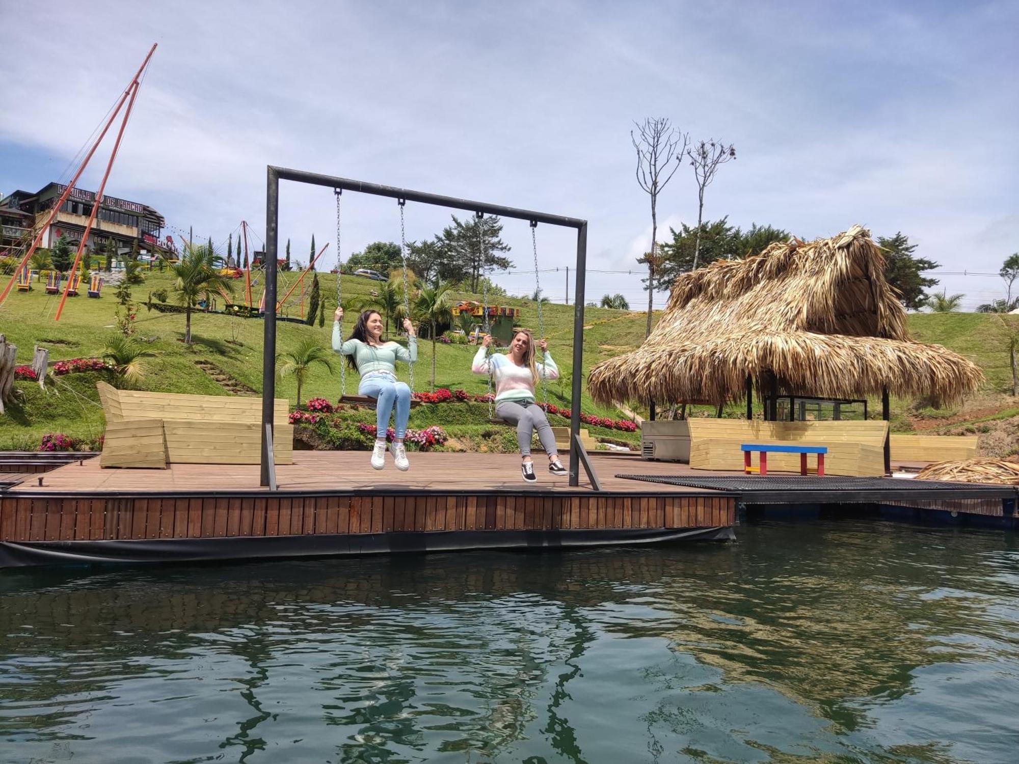 Hotel Aguas Abiertas Guatape Exterior photo