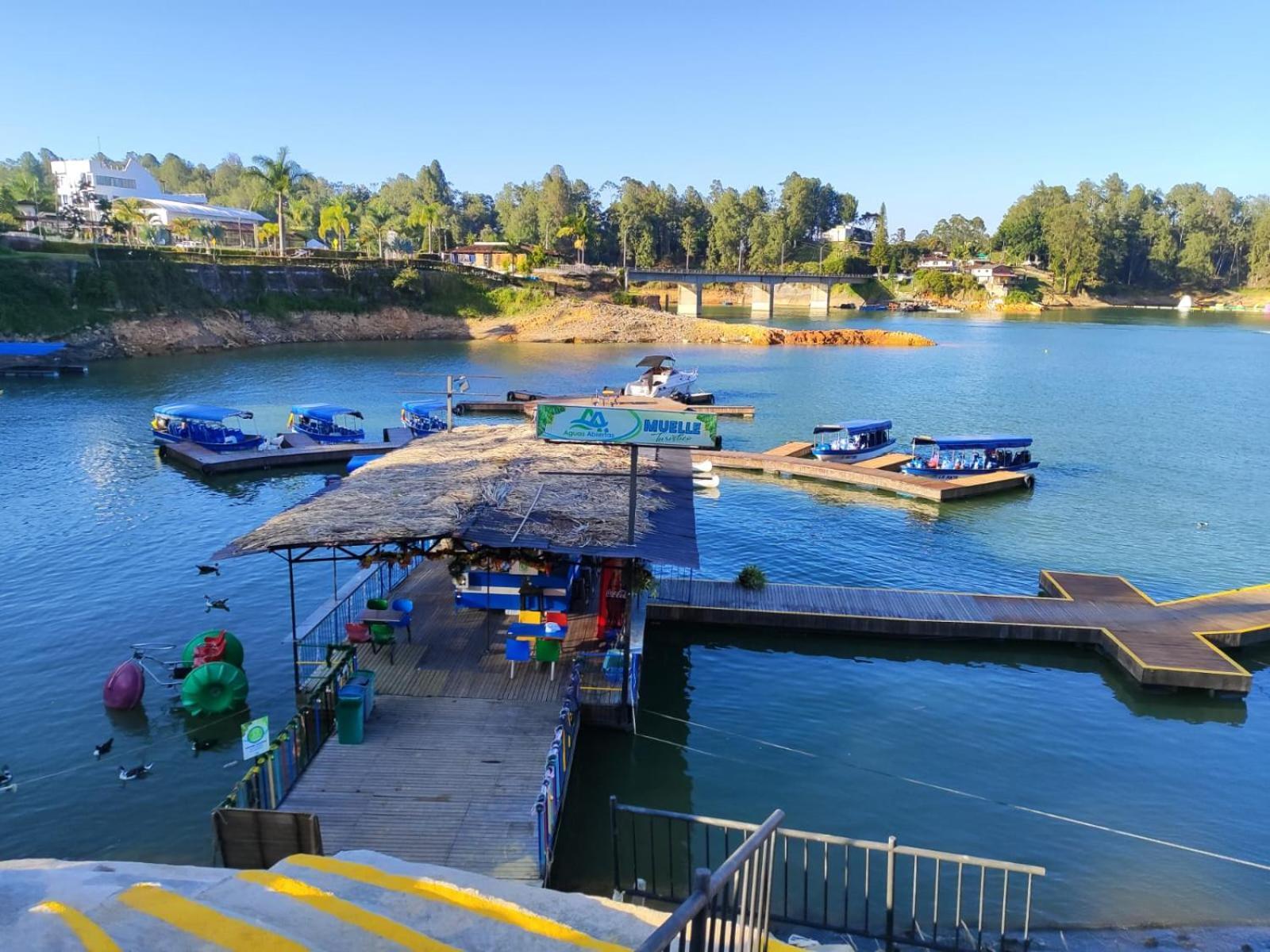 Hotel Aguas Abiertas Guatape Exterior photo