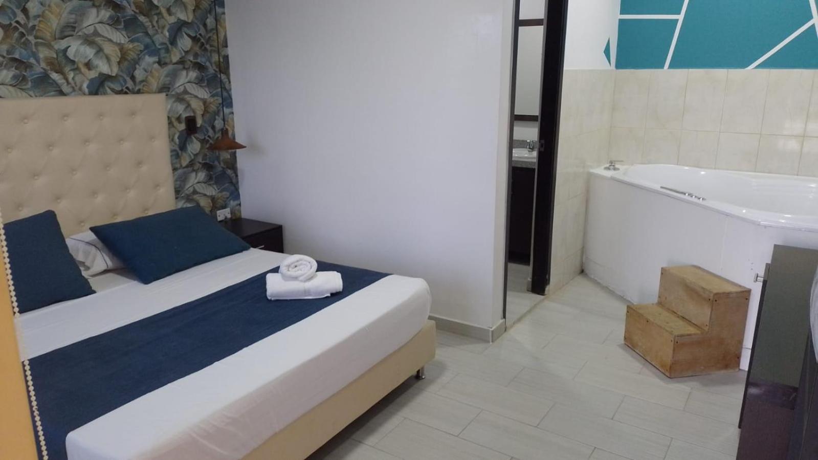 Hotel Aguas Abiertas Guatape Exterior photo